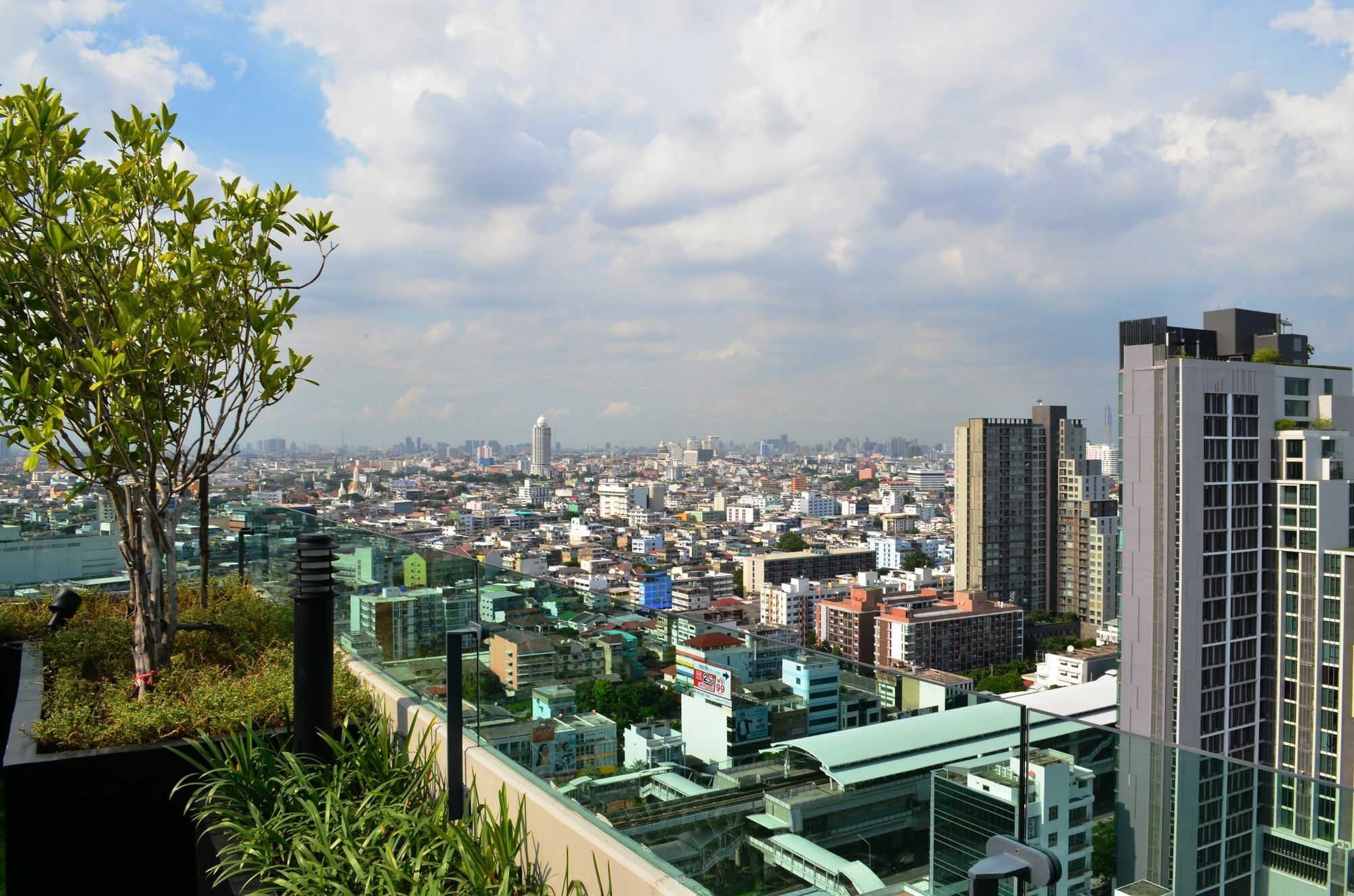 Wooden Suites Bangkok Kültér fotó